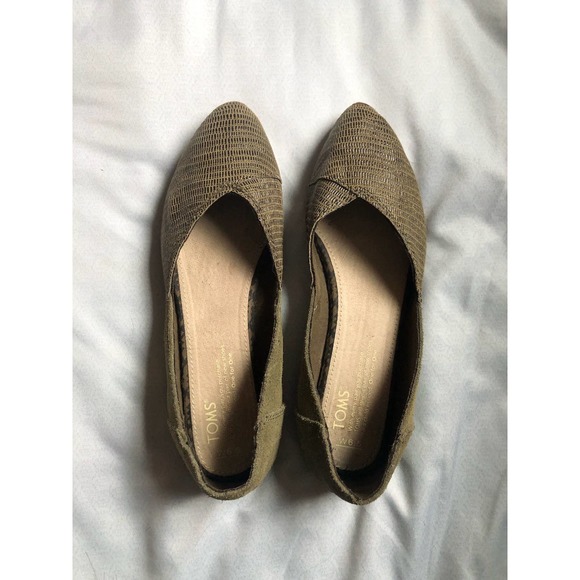 Tom’s olive green womens flats size 6.5 - Picture 1 of 8